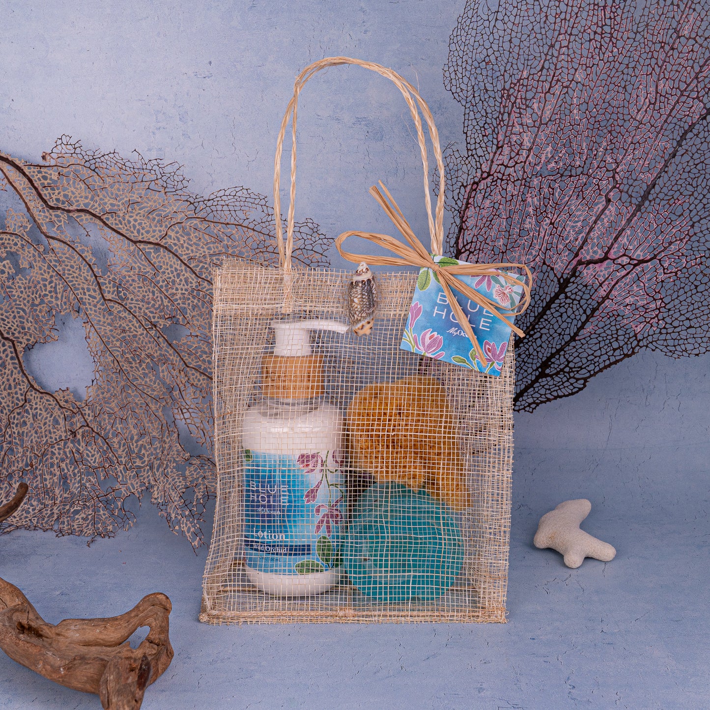 BLUE HOLE BAG MED LOTION SOAP SPONGE