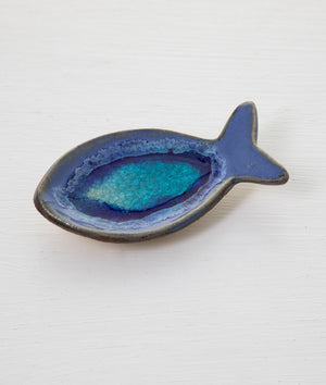 
            
                Load image into Gallery viewer, BLUE HOLE STUDIO CERAMIC FISH SOAP DISH
            
        